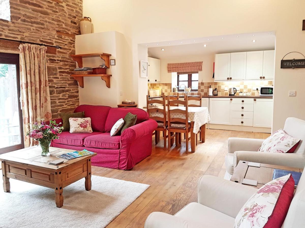 River Cottage@Cwm Mill - Riverside Family Holidays In The Black Mountains Херефорд Экстерьер фото